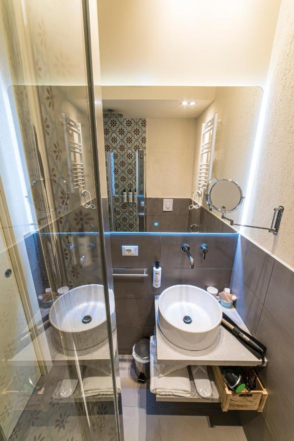Camera Singola con Bagno Privato