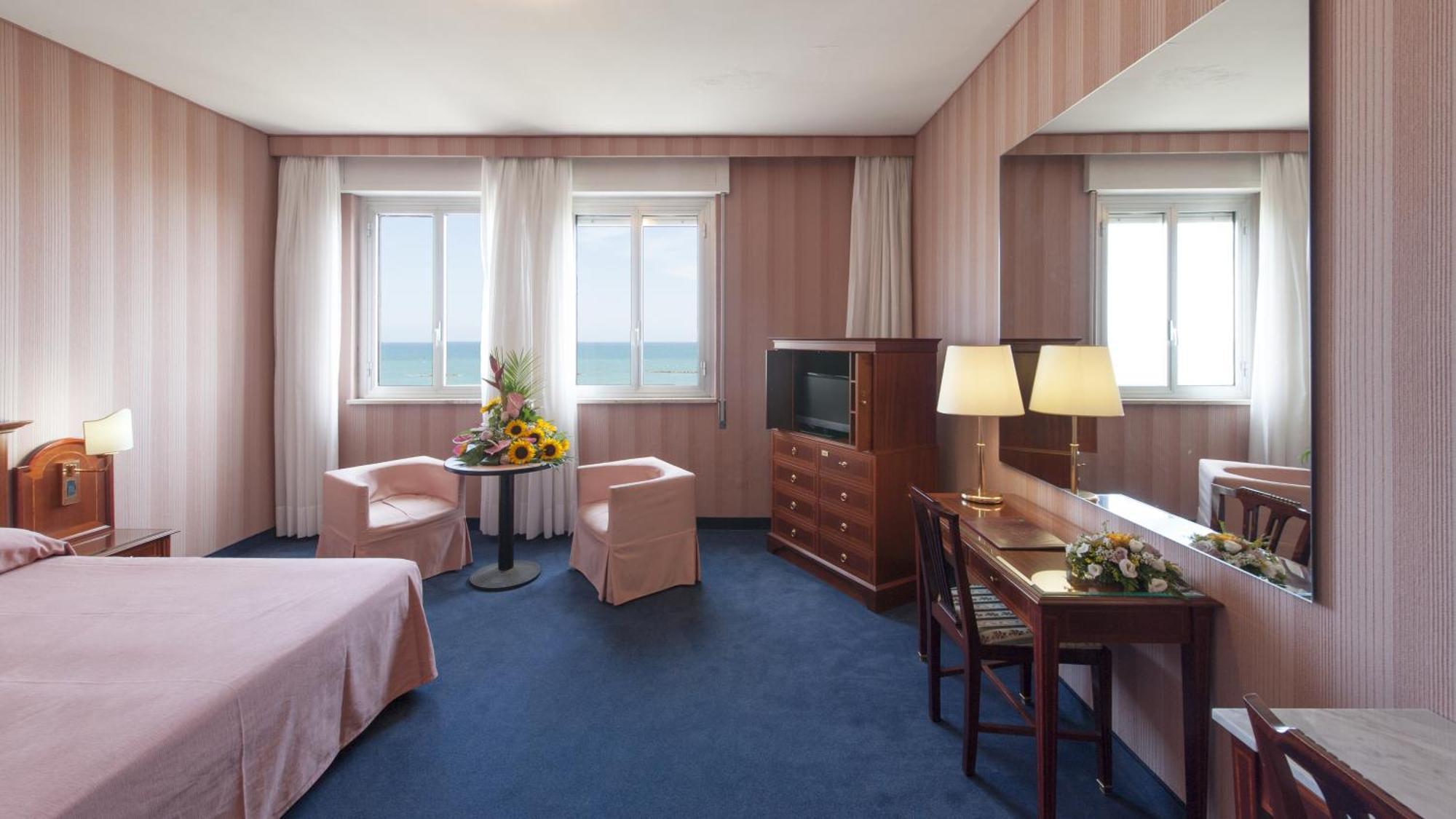 Double or Twin Room Sea View