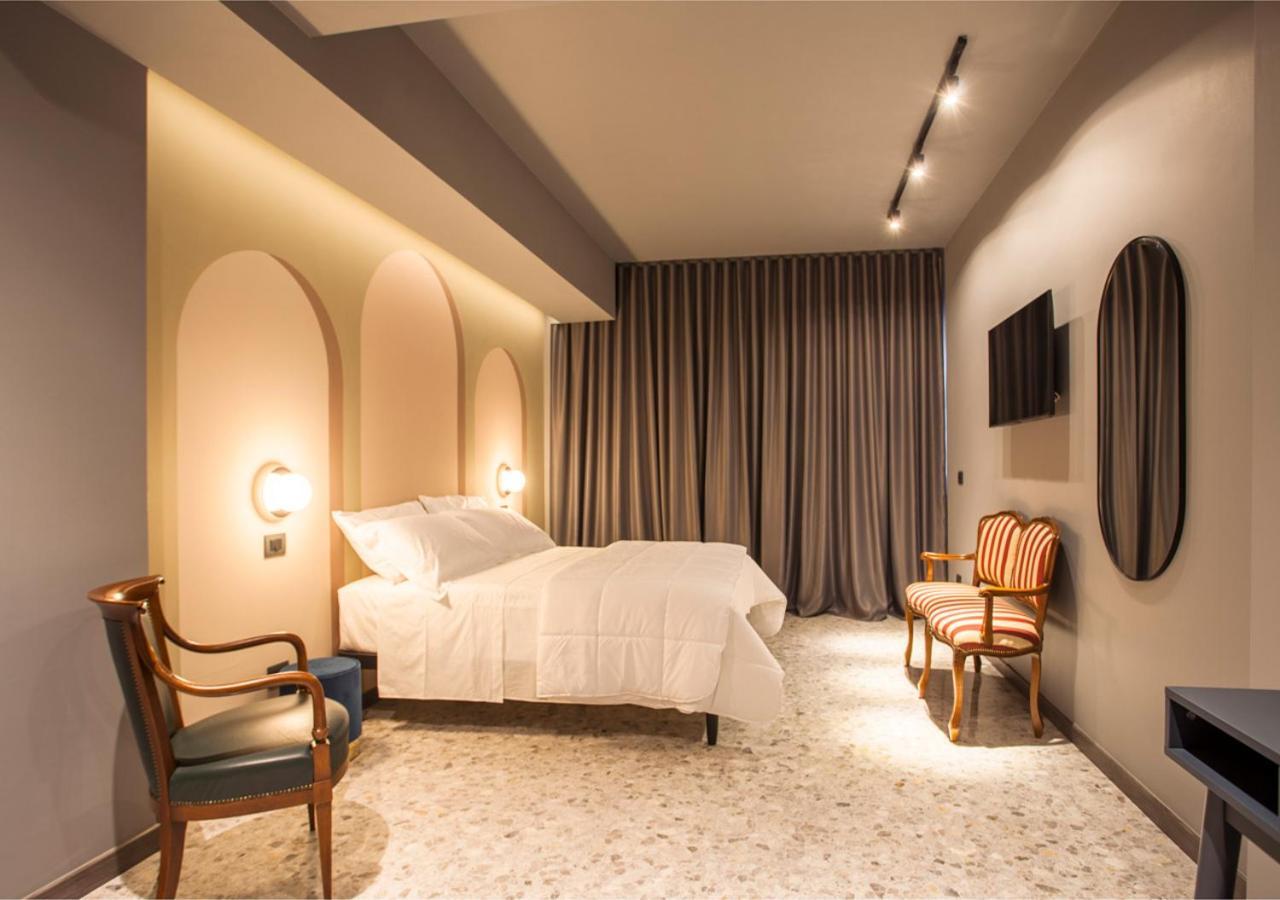 Deluxe Room,1480488761:JPEG