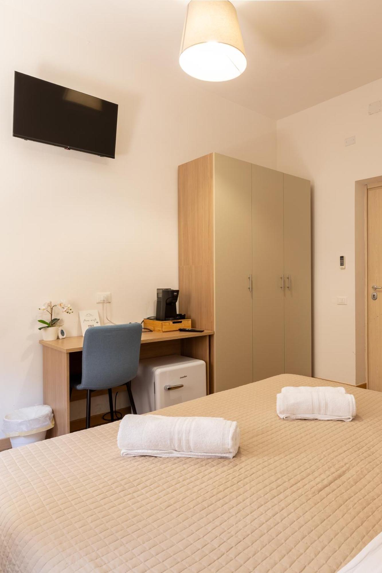 Large Double Room