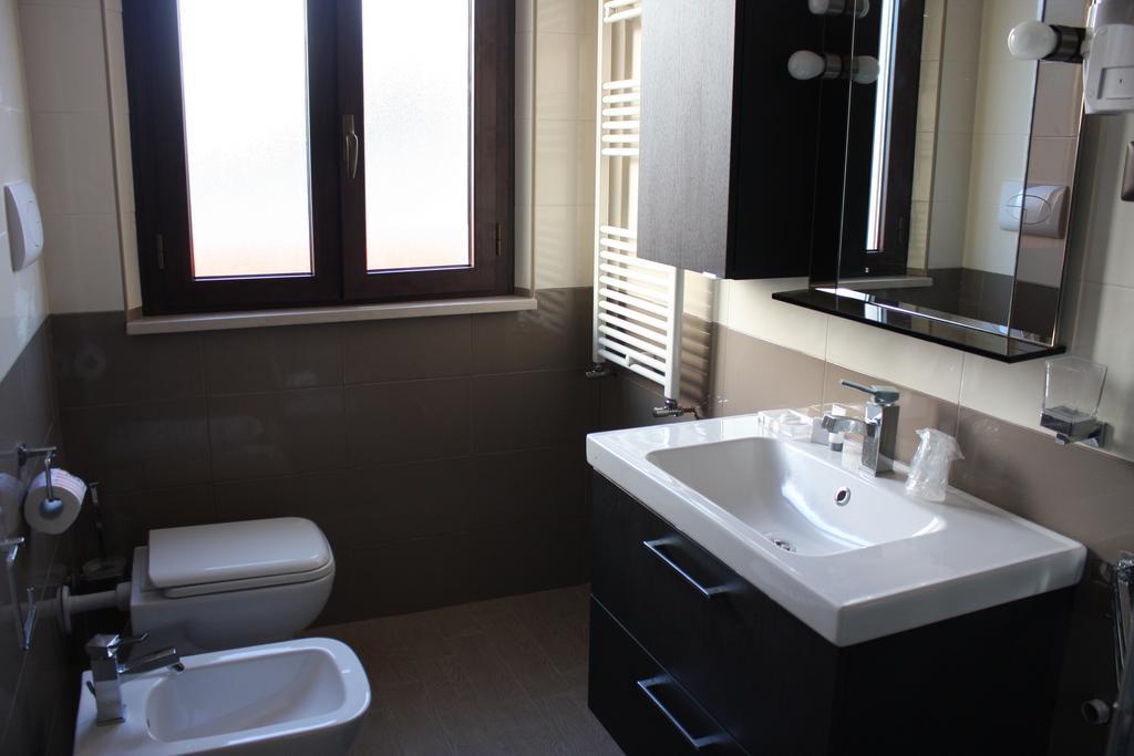 Twin Room Private Bathroom