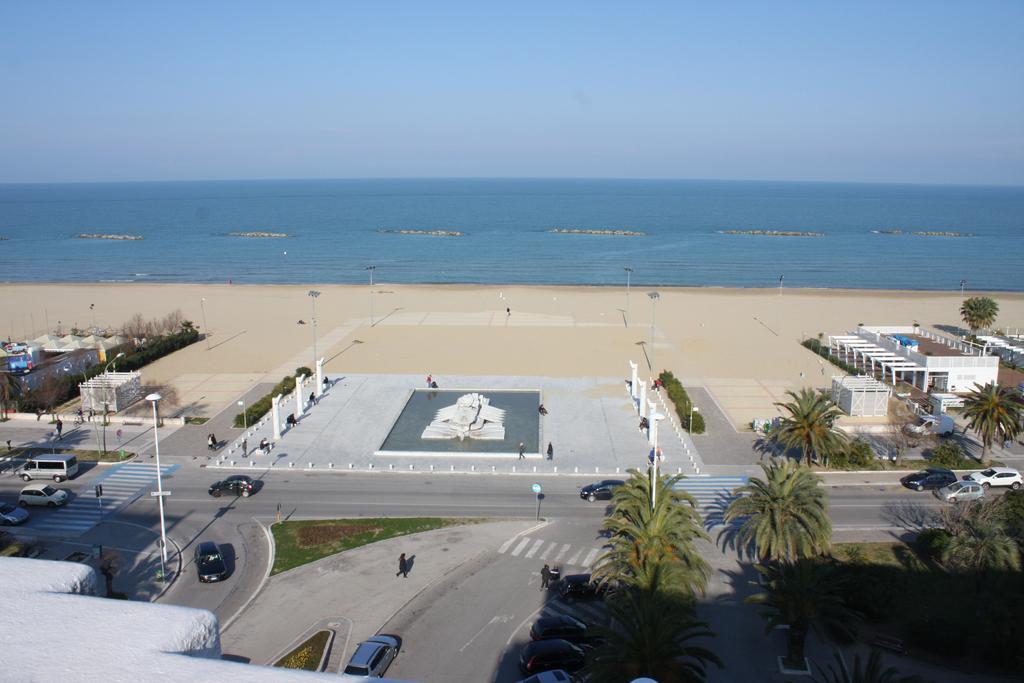 Double or Twin Room Sea View
