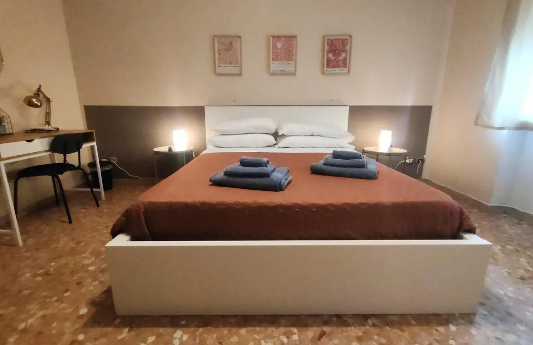 Casa Viola a 900 mt dalla Staz. Centrale-1