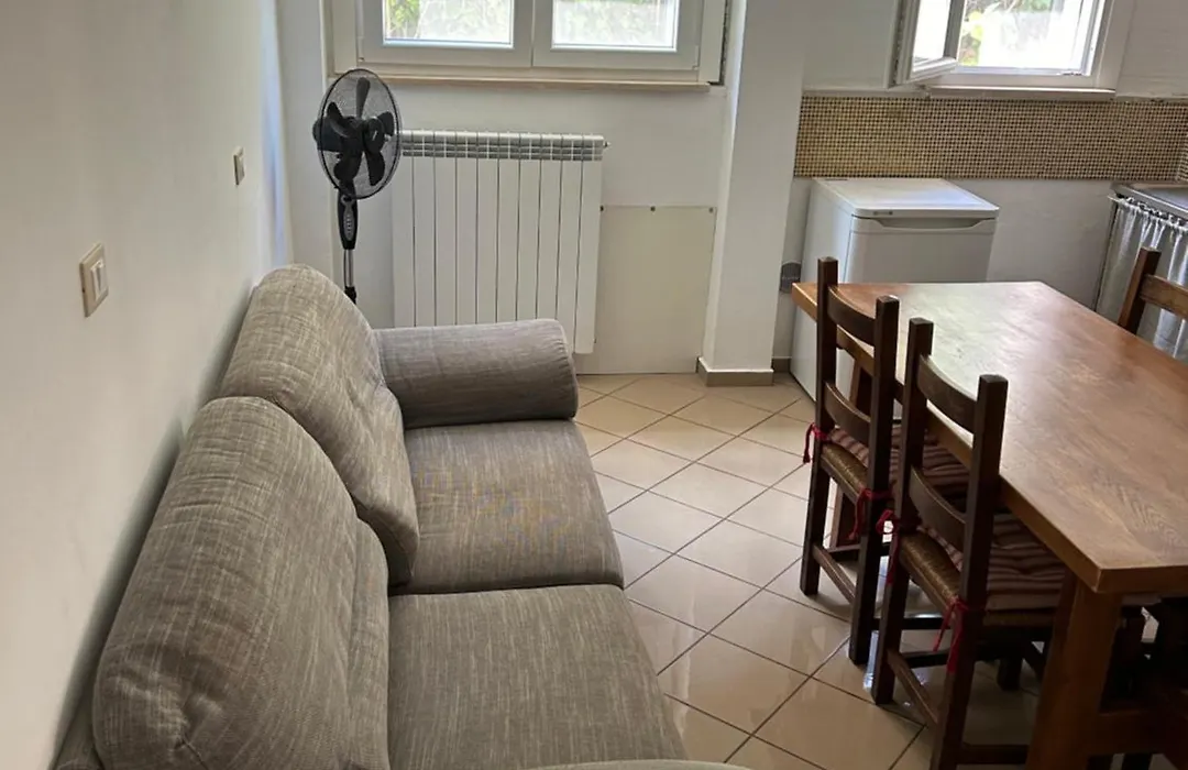 Appartamento zona residenziale, due passi dal mare-1