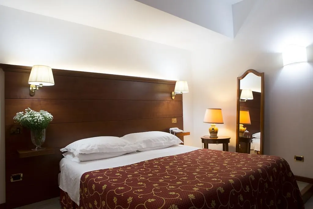 Hotel Carlton-1