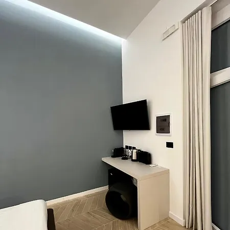 Central Suite 81-3